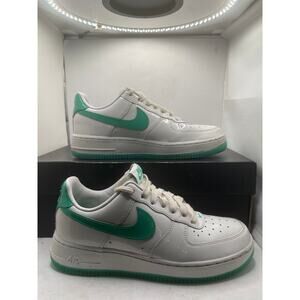 Nike Air Force 1 Low '07 Patent Platinum Tint Stadium Green HF4864-094 Mens 7